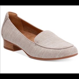 SOLD ON THREDUP Clarks Kesha Luca Loafers • Size 7